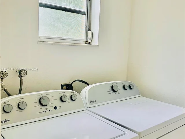 4098 Inverrary Dr # 12E, Lauderhill FL 33319