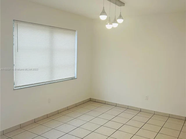 4098 Inverrary Dr # 12E, Lauderhill FL 33319