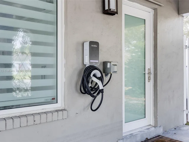 2260 NE 62nd St, Fort Lauderdale FL 33308