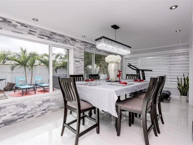 2260 NE 62nd St, Fort Lauderdale FL 33308