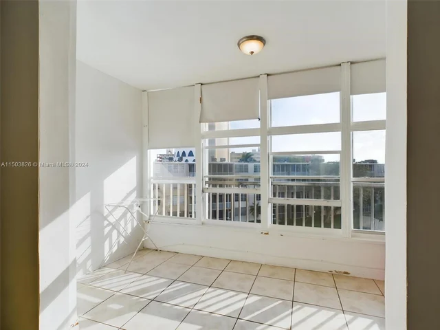 1700 NE 191st St # 405, Miami FL 33179