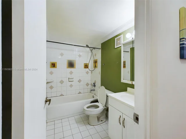 1700 NE 191st St # 405, Miami FL 33179