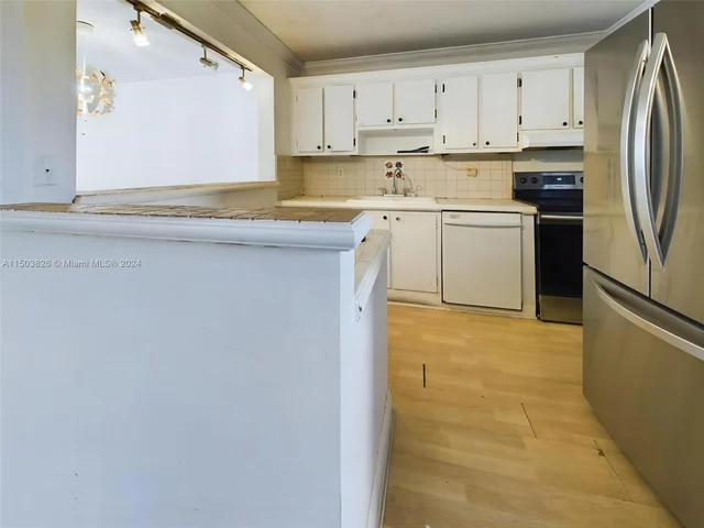 1700 NE 191st St # 405, Miami FL 33179