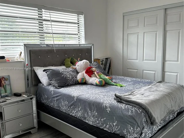 1161 NW 15th St, Fort Lauderdale FL 33311