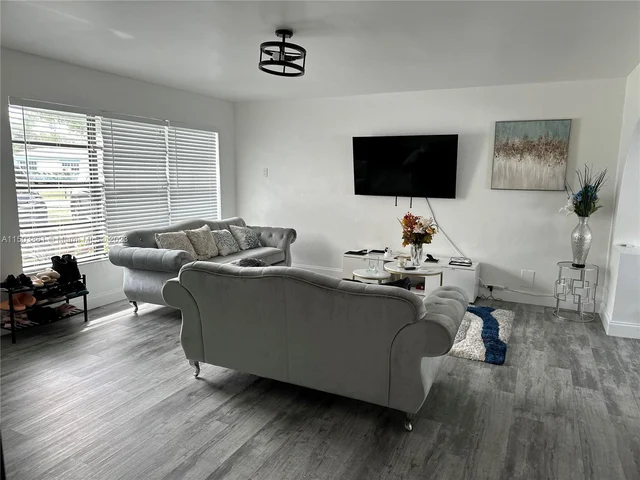 1161 NW 15th St, Fort Lauderdale FL 33311