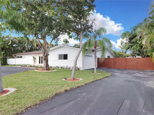 7955 SW 162nd St, Palmetto Bay FL 33157