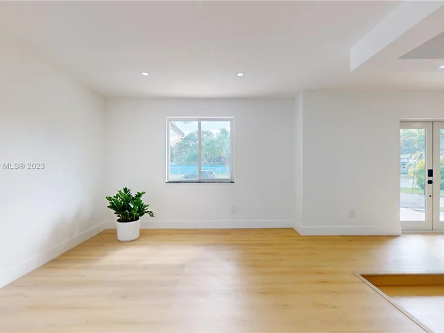 7955 SW 162nd St, Palmetto Bay FL 33157