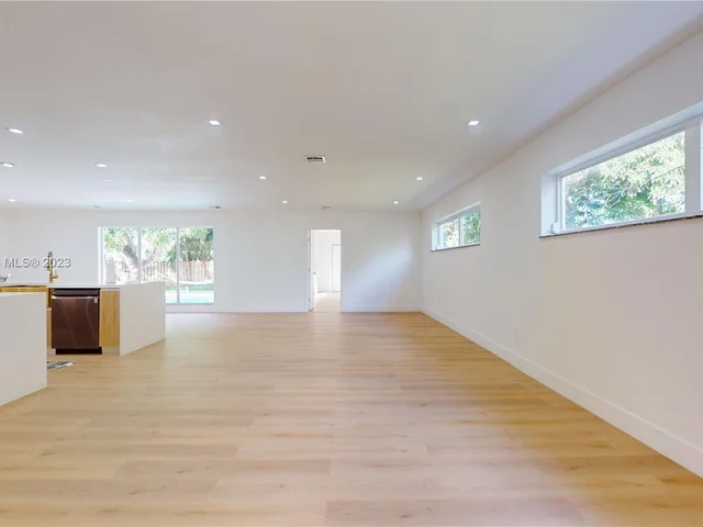 7955 SW 162nd St, Palmetto Bay FL 33157