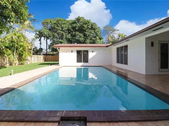 7955 SW 162nd St, Palmetto Bay FL 33157