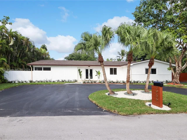 7955 SW 162nd St, Palmetto Bay FL 33157