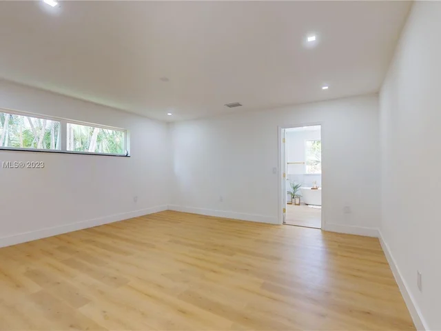 7955 SW 162nd St, Palmetto Bay FL 33157