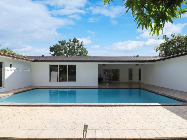 7955 SW 162nd St, Palmetto Bay FL 33157