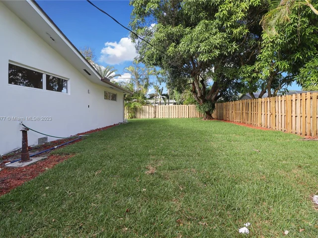 7955 SW 162nd St, Palmetto Bay FL 33157