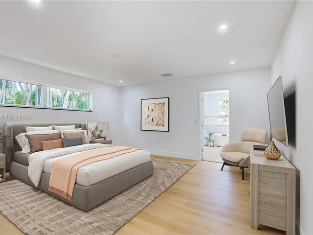 7955 SW 162nd St, Palmetto Bay FL 33157