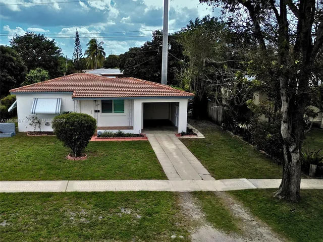 1270 NE 161 St, North Miami Beach FL 33162