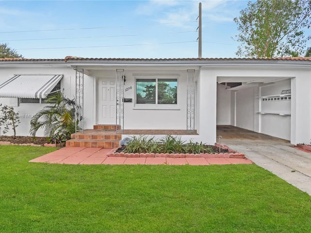 1270 NE 161 St, North Miami Beach FL 33162
