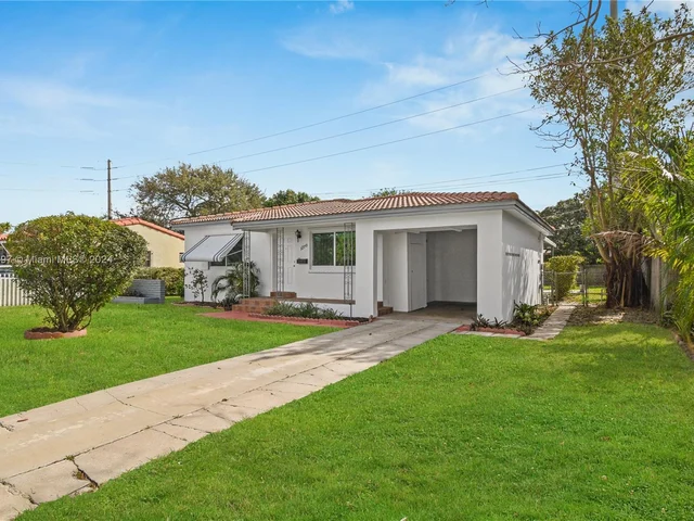 1270 NE 161 St, North Miami Beach FL 33162