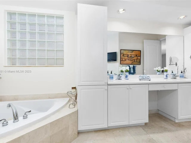 21227 NE 31st Pl, Aventura FL 33180