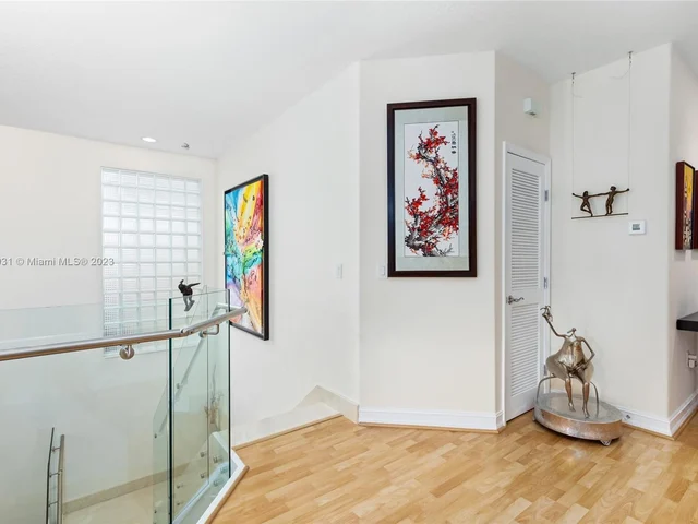 21227 NE 31st Pl, Aventura FL 33180