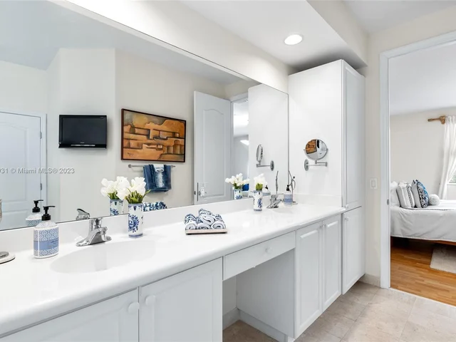 21227 NE 31st Pl, Aventura FL 33180