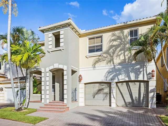 21227 NE 31st Pl, Aventura FL 33180
