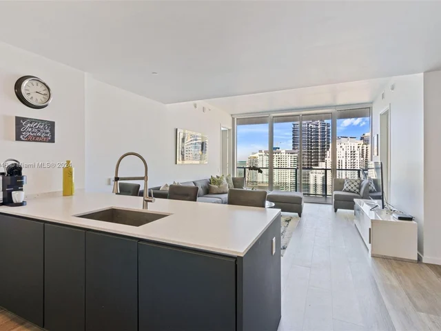 1300 Brickell Bay Dr # 4305, Miami FL 33131