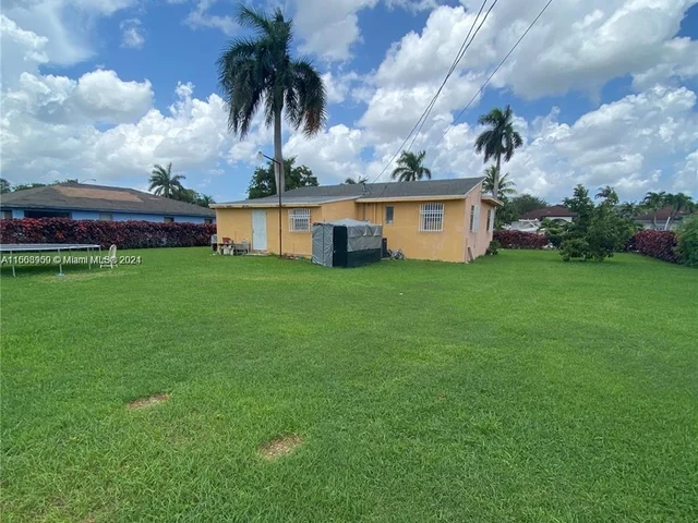 218 NW 7th Ave, Homestead FL 33030