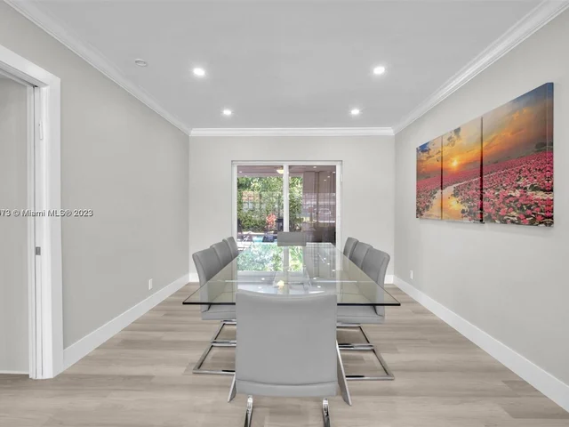 4851 N 37th St, Hollywood FL 33021