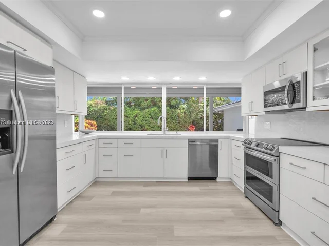 4851 N 37th St, Hollywood FL 33021