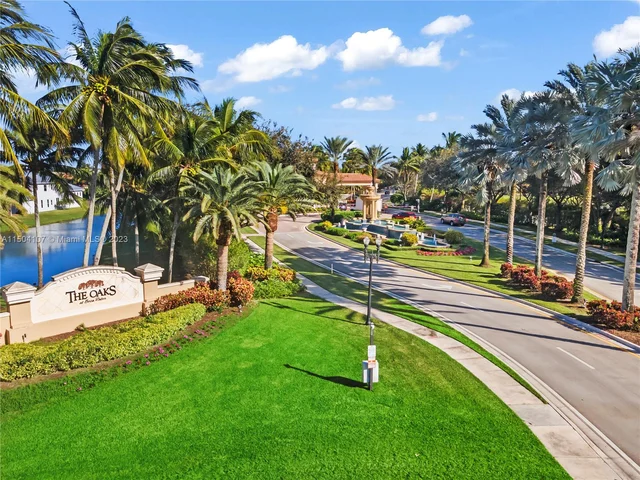 17763 Lake Azure Way, Boca Raton FL 33496