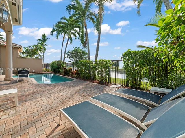 17763 Lake Azure Way, Boca Raton FL 33496