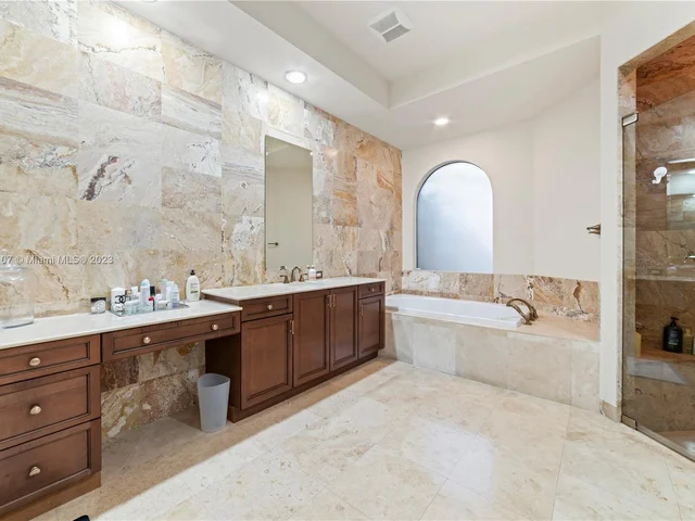 17763 Lake Azure Way, Boca Raton FL 33496