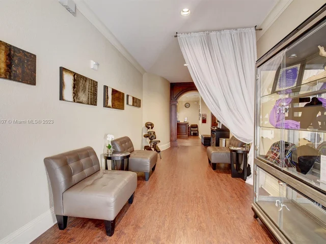 17763 Lake Azure Way, Boca Raton FL 33496