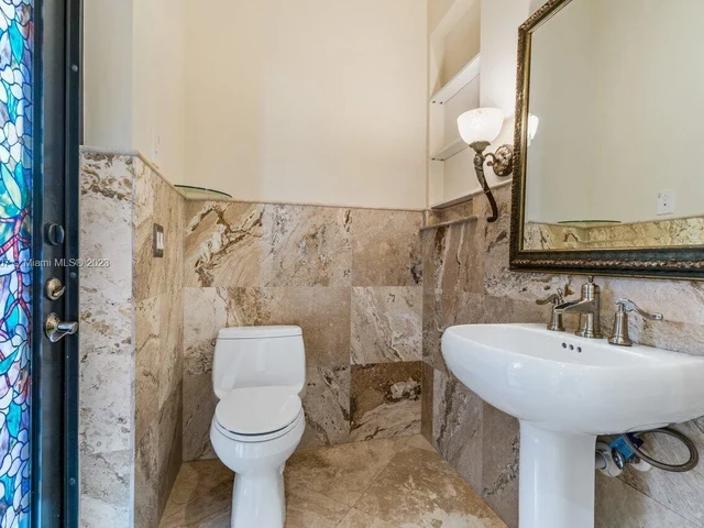 17763 Lake Azure Way, Boca Raton FL 33496