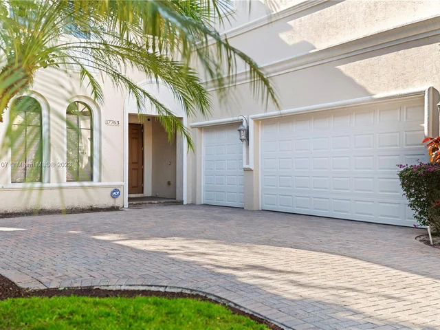 17763 Lake Azure Way, Boca Raton FL 33496
