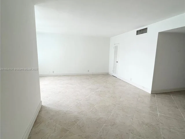 1000 west avenue # 1121, Miami Beach FL 33139