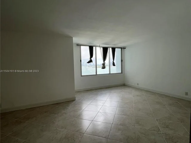 1000 west avenue # 1121, Miami Beach FL 33139