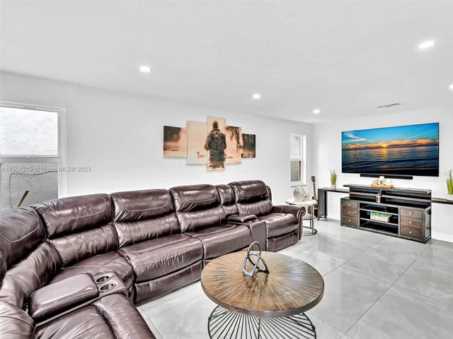 11113 SW 156th Ct, Miami FL 33196