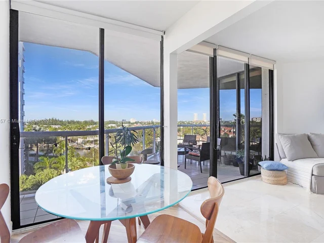 3610 Yacht Club Dr # 716, Aventura FL 33180