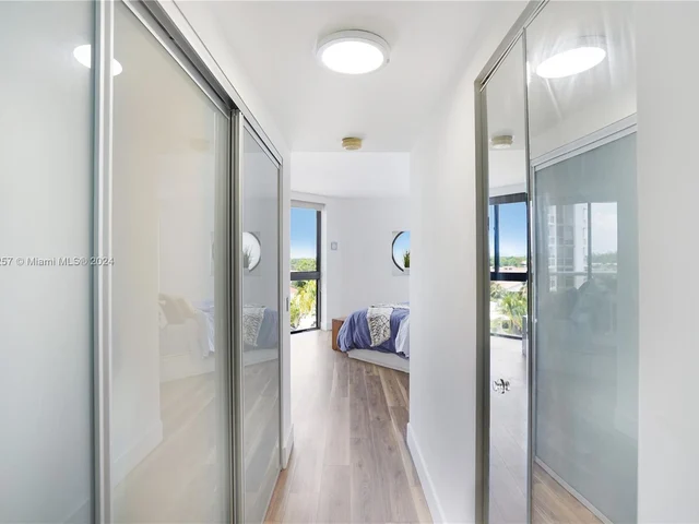 3610 Yacht Club Dr # 716, Aventura FL 33180