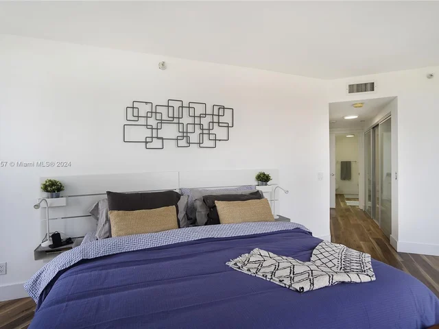 3610 Yacht Club Dr # 716, Aventura FL 33180