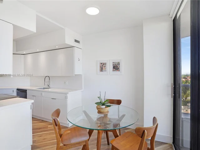 3610 Yacht Club Dr # 716, Aventura FL 33180