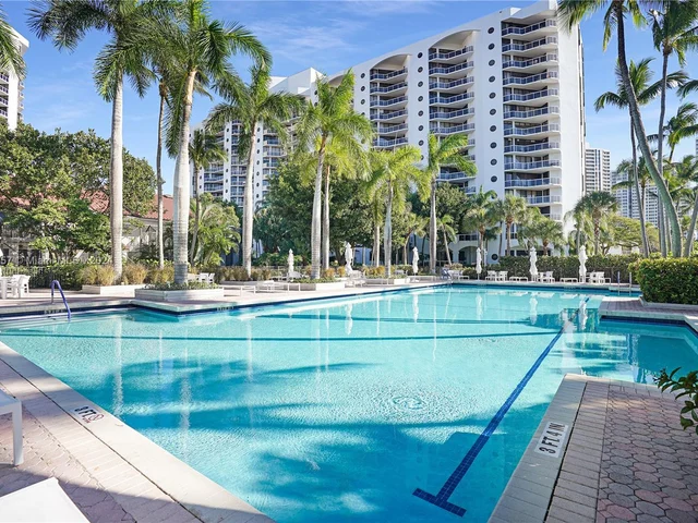3610 Yacht Club Dr # 716, Aventura FL 33180