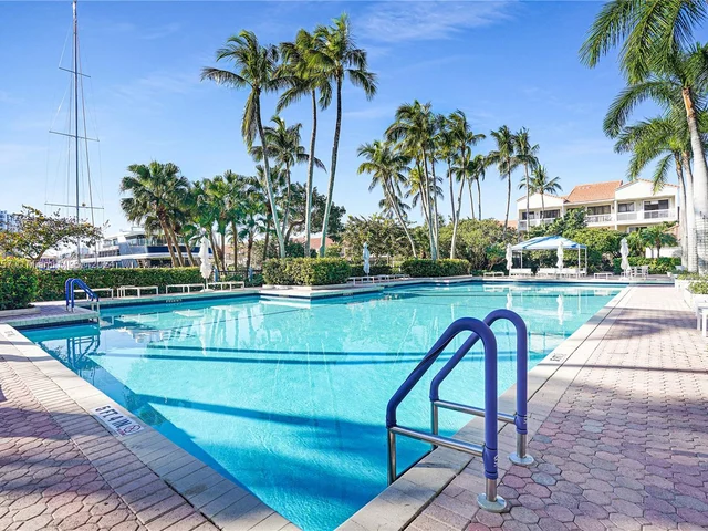 3610 Yacht Club Dr # 716, Aventura FL 33180