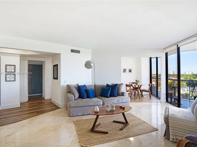 3610 Yacht Club Dr # 716, Aventura FL 33180