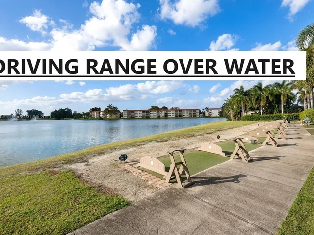 9811 N Hollybrook Lake Dr # 208, Pembroke Pines FL 33025