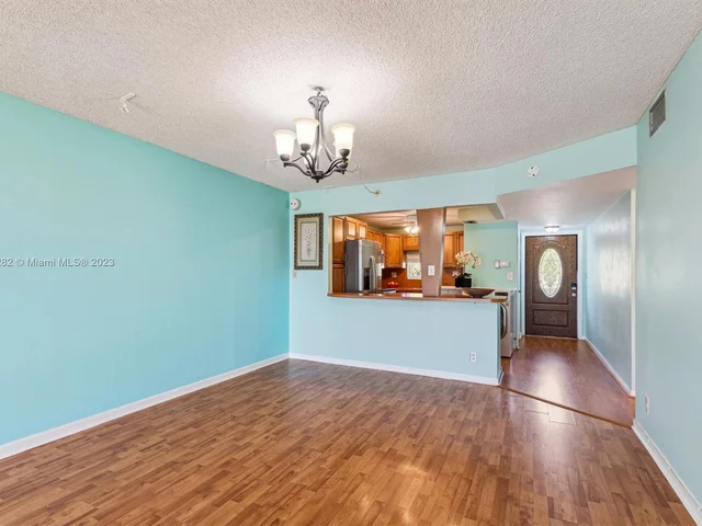 9811 N Hollybrook Lake Dr # 208, Pembroke Pines FL 33025