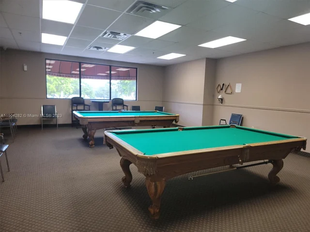 9811 N Hollybrook Lake Dr # 208, Pembroke Pines FL 33025