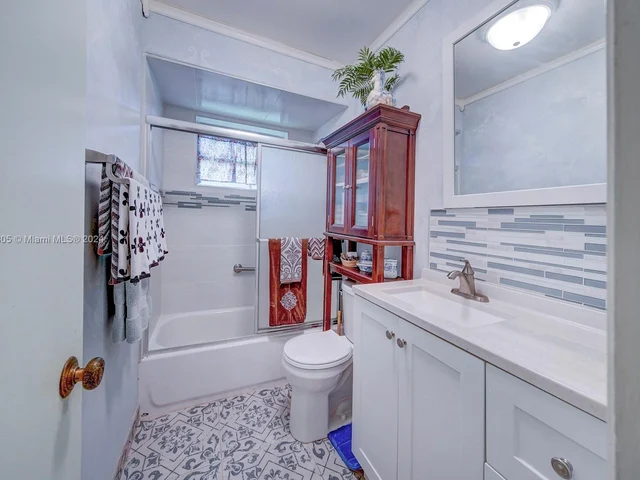 6920 SW 58th Ct, Davie FL 33314