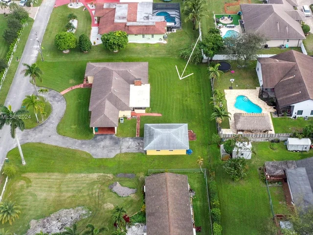 6920 SW 58th Ct, Davie FL 33314